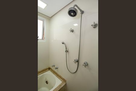 Apartamento para alugar com 112m², 2 quartos e 3 vagas Apartamento para alugar com 112m², 2 quartos e 3 vagasBanheiro da Suíte 1