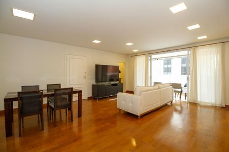 Sala de Estar e Jantar de apartamento para alugar com 2 quartos, 112m² em Jardim Paulista, São Paulo