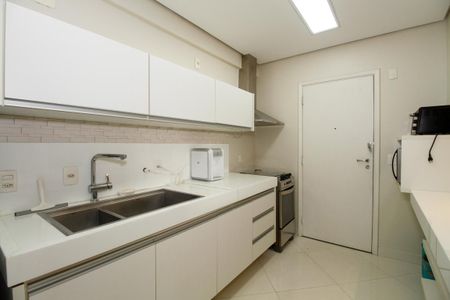Apartamento para alugar com 112m², 2 quartos e 3 vagas Apartamento para alugar com 112m², 2 quartos e 3 vagasCozinha