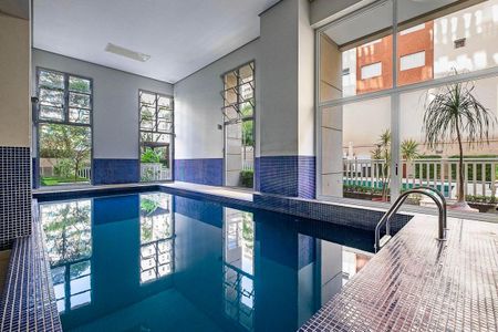 Apartamento para alugar com 112m², 2 quartos e 3 vagas Apartamento para alugar com 112m², 2 quartos e 3 vagasÁrea Comum - Piscina Coberta