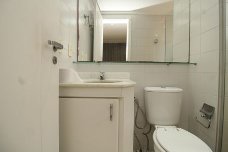 Apartamento à venda com 61m², 3 quartos e 2 vagasBanheiro da Suíte