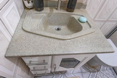 Casa à venda com 165m², 3 quartos e 2 vagasBanheiro social   