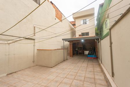Casa à venda com 165m², 3 quartos e 2 vagasÁrea descoberta 