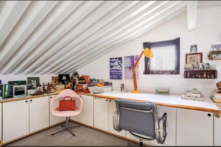 Apartamento para alugar com 135m², 1 quarto e 1 vagaEscritório