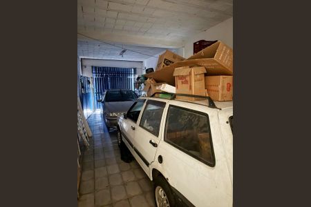 Casa à venda com 360m², 4 quartos e 1 vaga Casa à venda com 360m², 4 quartos e 1 vagaGaragem