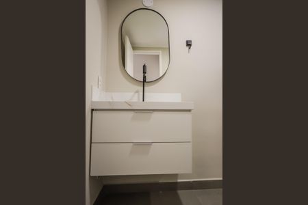 Banheiro de kitnet/studio para alugar com 1 quarto, 34m² em Cerqueira César, São Paulo