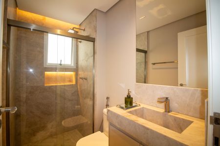 Apartamento à venda com 253m², 3 quartos e 5 vagasBanheiro da Suíte 1