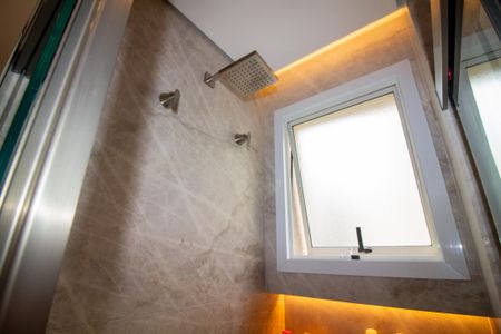 Apartamento à venda com 253m², 3 quartos e 5 vagasBanheiro da Suíte 2