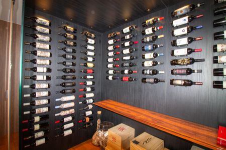 Apartamento à venda com 253m², 3 quartos e 5 vagasAdega