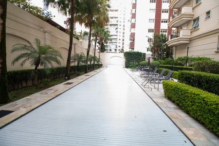 Apartamento à venda com 253m², 3 quartos e 5 vagasÁrea comum - Piscina