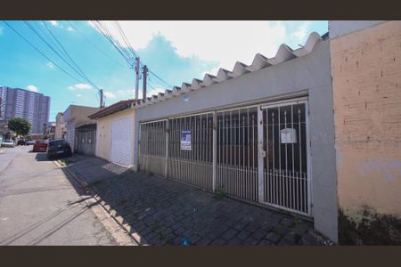 Casa para alugar com 120m², 2 quartos e 3 vagas Casa para alugar com 120m², 2 quartos e 3 vagasFachada