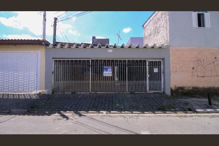 Casa para alugar com 120m², 2 quartos e 3 vagas Casa para alugar com 120m², 2 quartos e 3 vagasFachada