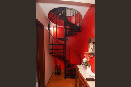 Apartamento à venda com 160m², 3 quartos e 2 vagasEscada