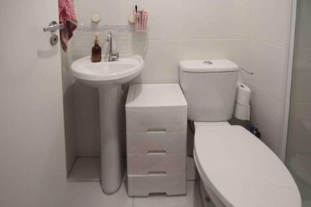 Apartamento para alugar com 34m², 2 quartos e sem vagaBanheiro