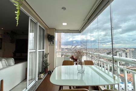 Apartamento à venda com 90m², 3 quartos e 2 vagasVaranda