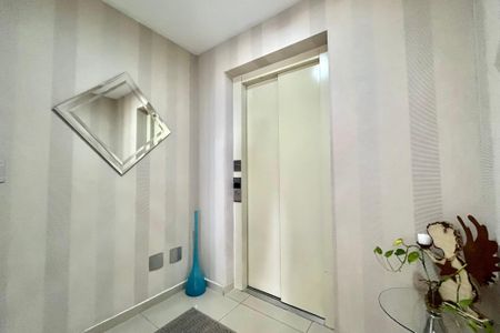 Apartamento à venda com 90m², 3 quartos e 2 vagasHall do apartamento 
