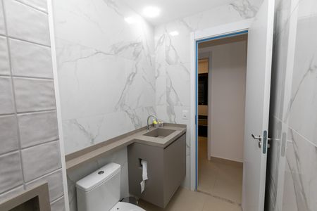 Apartamento à venda com 74m², 3 quartos e 1 vaga Apartamento à venda com 74m², 3 quartos e 1 vagaBanheiro Social