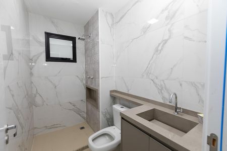 Apartamento à venda com 74m², 3 quartos e 1 vaga Apartamento à venda com 74m², 3 quartos e 1 vagaBanheiro Social