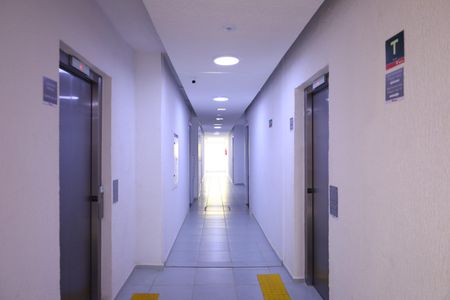 Apartamento para alugar com 32m², 2 quartos e sem vagaÁrea comum - Saguão do prédio