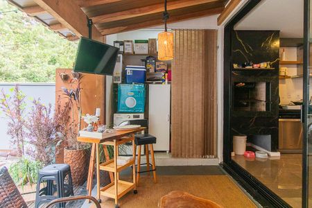 Casa de condomínio à venda com 170m², 3 quartos e 1 vagaQuintalQuintal