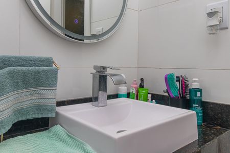 Casa de condomínio à venda com 170m², 3 quartos e 1 vagaBanheiro