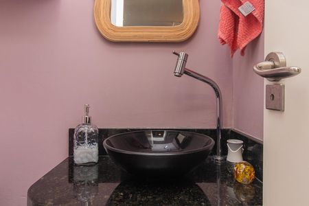 Casa de condomínio à venda com 170m², 3 quartos e 1 vagaLavabo