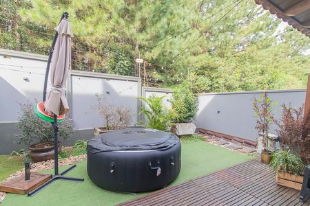 Casa de condomínio à venda com 170m², 3 quartos e 1 vagaQuintal