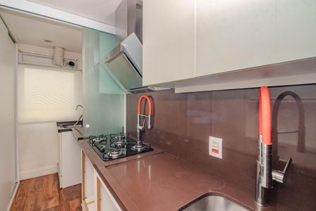 Apartamento à venda com 71m², 3 quartos e 2 vagas Apartamento à venda com 71m², 3 quartos e 2 vagasCozinha e Área de Serviço
