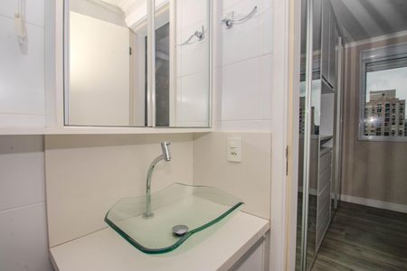 Apartamento à venda com 71m², 3 quartos e 2 vagas Apartamento à venda com 71m², 3 quartos e 2 vagasBanheiro da Suíte