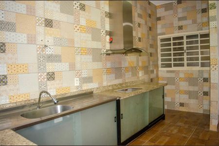 Casa para alugar com 90m², 2 quartos e 1 vaga