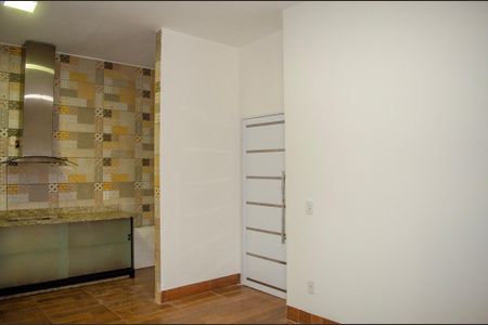 Casa para alugar com 90m², 2 quartos e 1 vaga