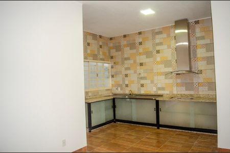 Casa para alugar com 90m², 2 quartos e 1 vaga