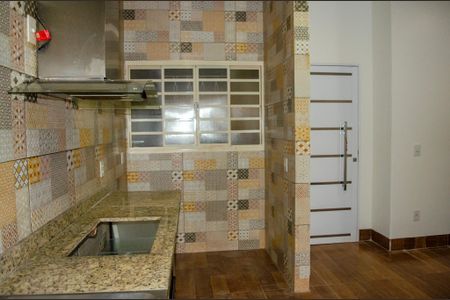 Casa para alugar com 90m², 2 quartos e 1 vaga