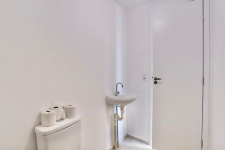 Apartamento para alugar com 34m², 2 quartos e sem vaga Apartamento para alugar com 34m², 2 quartos e sem vagaBanheiro