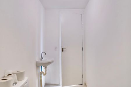 Apartamento para alugar com 34m², 2 quartos e sem vaga Apartamento para alugar com 34m², 2 quartos e sem vagaBanheiro