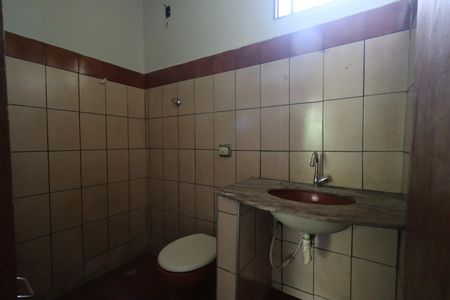 Casa para alugar com 30m², 1 quarto e sem vagaBanheiro