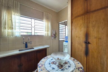 Casa à venda com 253m², 4 quartos e 2 vagasCozinha 