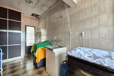 Casa à venda com 253m², 4 quartos e 2 vagas Casa à venda com 253m², 4 quartos e 2 vagasÁrea de Serviço