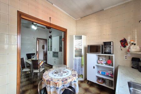 Casa à venda com 253m², 4 quartos e 2 vagasCozinha 