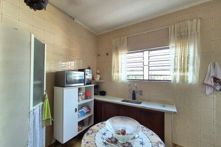 Casa à venda com 253m², 4 quartos e 2 vagasCozinha 