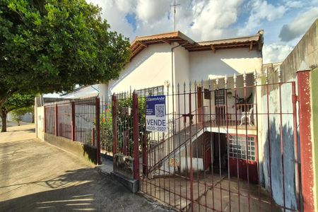 Casa à venda com 253m², 4 quartos e 2 vagas Casa à venda com 253m², 4 quartos e 2 vagasFachada do Prédio