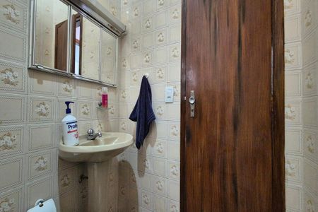 Casa à venda com 253m², 4 quartos e 2 vagas Casa à venda com 253m², 4 quartos e 2 vagasBanheiro