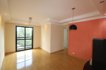 Sala de apartamento à venda com 3 quartos, 70m² em Vila Carbone, São Paulo