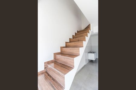 Casa para alugar com 50m², 2 quartos e sem vagaEscada