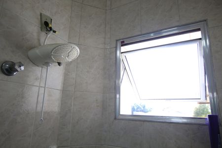 Casa à venda com 180m², 4 quartos e 2 vagasBanheiro 1