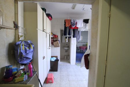 Casa à venda com 180m², 4 quartos e 2 vagasÁrea de Serviço