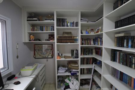 Casa à venda com 180m², 4 quartos e 2 vagasEscritório