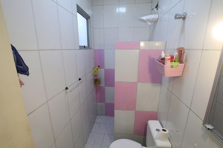 Casa à venda com 180m², 4 quartos e 2 vagasBanheiro da Suíte 2