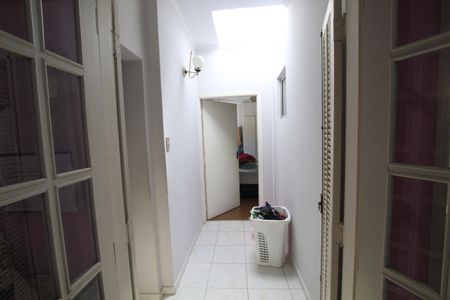 Casa à venda com 180m², 4 quartos e 2 vagasCorredor