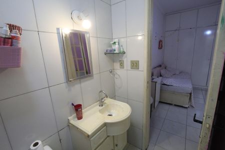 Casa à venda com 180m², 4 quartos e 2 vagasBanheiro da Suíte 2